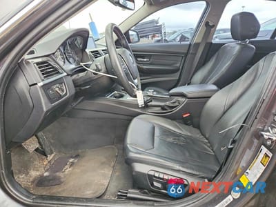 Zdjęcie 7 z 12 samochodu: 2012 BMW 328 I VIN:WBA3A5C54CF341589 - miniatura