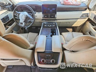 Zdjęcie 8 z 13 samochodu: 2020 LINCOLN NAVIGATOR L RESERVE VIN:5LMJJ3LT2LEL17612 - miniatura