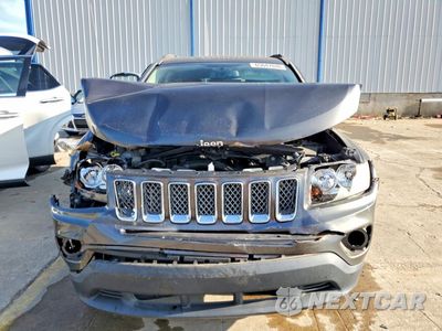 Piąte zdjęcie samochodu w środku: 2016 JEEP COMPASS LATITUDE VIN:1C4NJCEB8GD543453 - miniatura