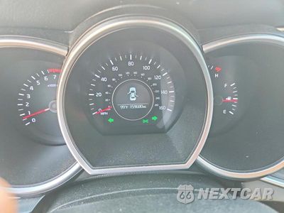 Zdjęcie 8 z 10 samochodu: 2015 KIA OPTIMA LX VIN:5XXGM4A70FG476407 - miniatura