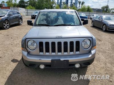 Piąte zdjęcie samochodu w środku: 2017 JEEP PATRIOT LATITUDE VIN:1C4NJRFB3HD175055 - miniatura