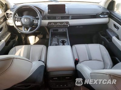 Zdjęcie 8 z 13 samochodu: 2025 HONDA PILOT TOURING VIN:5FNYG2H79SB000255 - miniatura