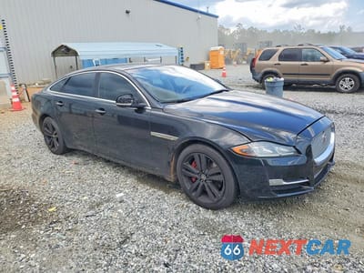 Czwarte zdjęcie samochodu z boku: 2016 JAGUAR XJL PORTFOLIO VIN:SAJWJ2GD5G8W02966 - miniatura