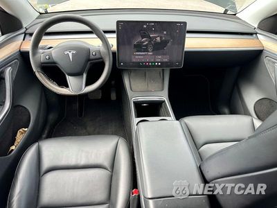 Zdjęcie 6 z 11 samochodu: 2024 TESLA MODEL Y VIN:7SAYGDEE4RA238488 - miniatura