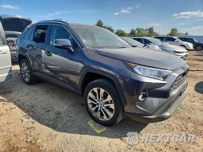 Czwarte zdjęcie samochodu z boku: 2021 TOYOTA RAV4 XLE PREMIUM VIN:2T3A1RFV5MW247105 - miniatura