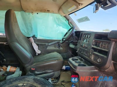 Zdjęcie 9 z 13 samochodu: 2019 CHEVROLET EXPRESS G3500 LT VIN:1GAZGPFG9K1220257 - miniatura
