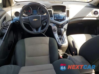 Zdjęcie 8 z 12 samochodu: 2012 CHEVROLET CRUZE LS VIN:1G1PC5SH6C7187304 - miniatura
