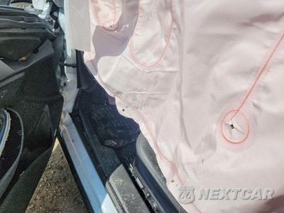 Zdjęcie 8 z 12 samochodu: 2017 CHEVROLET MALIBU LT VIN:1G1ZE5ST9HF117154 - miniatura