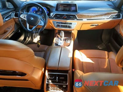 Zdjęcie 8 z 12 samochodu: 2016 BMW 750 XI VIN:WBA7F2C56GG419212 - miniatura