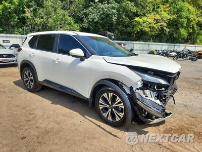 Czwarte zdjęcie samochodu z boku: 2023 NISSAN ROGUE SV VIN:5N1BT3BA3PC933032 - miniatura