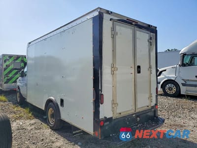 Drugie zdjęcie samochodu z przodu: 2022 FORD E350 DELIVERY TRUCK VIN:1FDWE3FKXNDC08114 - miniatura