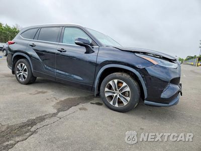 Czwarte zdjęcie samochodu z boku: 2021 TOYOTA HIGHLANDER XLE VIN:5TDGZRBH9MS544592 - miniatura