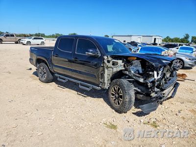 Czwarte zdjęcie samochodu z boku: 2023 TOYOTA TACOMA TRD SPORT VIN:3TMAZ5CN7PM217955 - miniatura