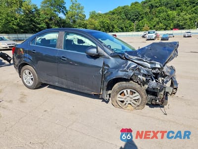 Czwarte zdjęcie samochodu z boku: 2015 CHEVROLET SONIC LT VIN:1G1JC5SH6F4183068 - miniatura