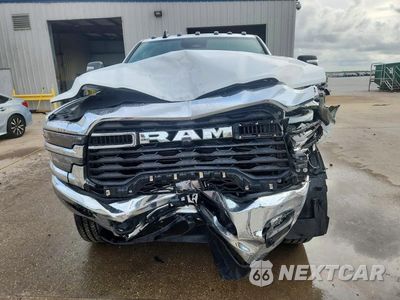 Piąte zdjęcie samochodu w środku: 2026 RAM 2500 TRADESMAN VIN:3C6UR5CJXTG233111 - miniatura