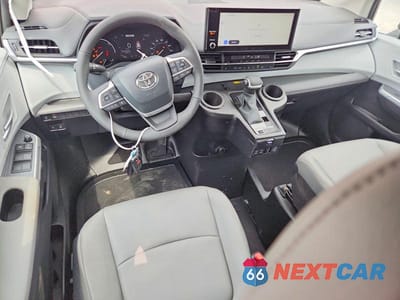 Zdjęcie 8 z 13 samochodu: 2026 TOYOTA SIENNA XLE 8-PASSENGER VIN:5TDYRKEC5TS309990 - miniatura