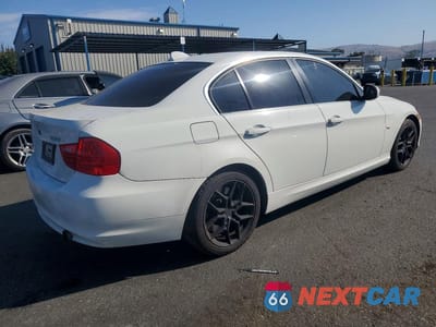 Trzecie zdjęcie samochodu z tyłu: 2011 BMW 335 I VIN:WBAPM5C56BE575617 - miniatura