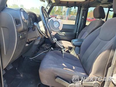 Zdjęcie 7 z 12 samochodu: 2014 JEEP WRANGLER UNLIMITED SPORT VIN:1C4BJWDG7EL219804 - miniatura