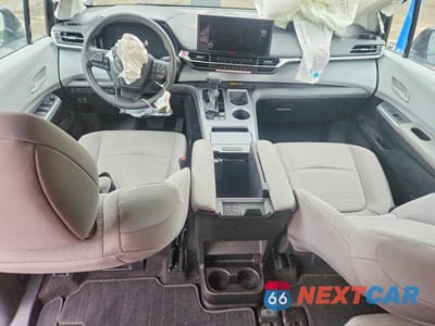 Zdjęcie 8 z 12 samochodu: 2026 TOYOTA SIENNA LE VIN:5TDKRKEC6TS298262 - miniatura