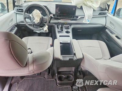 Zdjęcie 8 z 12 samochodu: 2026 TOYOTA SIENNA LE VIN:5TDKRKEC6TS298262 - miniatura