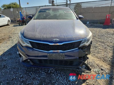 Piąte zdjęcie samochodu w środku: 2019 KIA OPTIMA S VIN:5XXGT4L33KG358892 - miniatura