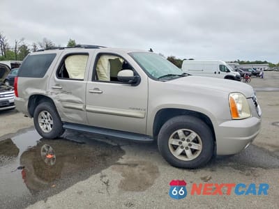 Czwarte zdjęcie samochodu z boku: 2009 GMC YUKON SLE VIN:1GKFK23059J113093 - miniatura