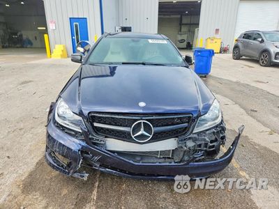 Piąte zdjęcie samochodu w środku: 2012 MERCEDES-BENZ C 350 VIN:WDDGJ5HB4CF726904 - miniatura