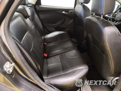 Zdjęcie 10 z 12 samochodu: 2015 FORD FOCUS TITANIUM VIN:1FADP3J27FL200966 - miniatura