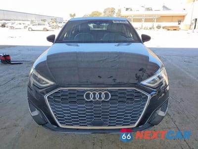 Piąte zdjęcie samochodu w środku: 2023 AUDI A3 PREMIUM VIN:WAUAUDGYXPA075561 - miniatura
