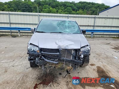 Piąte zdjęcie samochodu w środku: 2016 DODGE GRAND CARAVAN SE VIN:2C4RDGBG5GR389636 - miniatura
