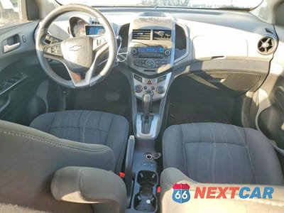 Zdjęcie 8 z 12 samochodu: 2015 CHEVROLET SONIC LT VIN:1G1JC5SH7F4163492 - miniatura