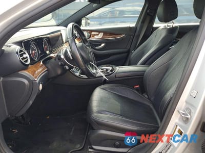 Zdjęcie 7 z 12 samochodu: 2017 MERCEDES-BENZ E 300 4MATIC VIN:WDDZF4KBXHA146249 - miniatura