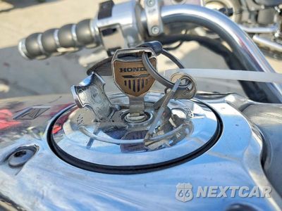 Zdjęcie 8 z 9 samochodu: 2003 HONDA VTX1800 R VIN:1HFSC49123A100351 - miniatura