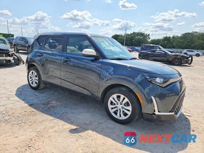 Czwarte zdjęcie samochodu z boku: 2023 KIA SOUL LX VIN:KNDJ23AU9P7190240 - miniatura