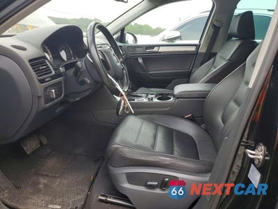 Zdjęcie 7 z 13 samochodu: 2011 VOLKSWAGEN TOUAREG V6 VIN:WVGFF9BP8BD001072 - miniatura