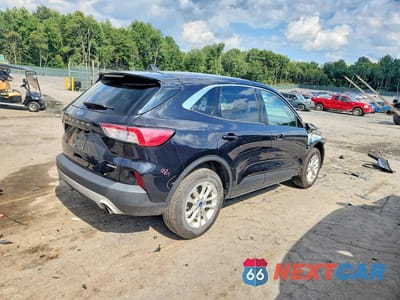 Trzecie zdjęcie samochodu z tyłu: 2021 FORD ESCAPE SE VIN:1FMCU9G67MUA04475 - miniatura