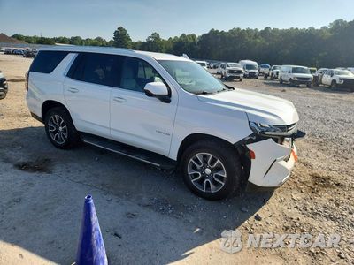 Czwarte zdjęcie samochodu z boku: 2021 CHEVROLET TAHOE K1500 Z71 VIN:1GNSCNKD5MR349256 - miniatura