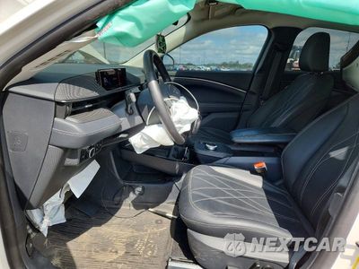 Zdjęcie 7 z 14 samochodu: 2024 FORD MUSTANG MACH-E SELECT VIN:3FMTK1SU3RMA36753 - miniatura