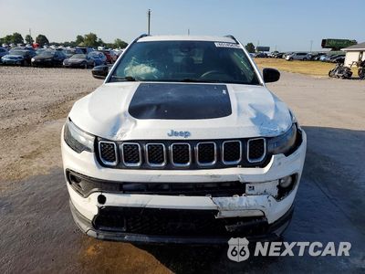 Piąte zdjęcie samochodu w środku: 2024 JEEP COMPASS LATITUDE VIN:3C4NJDBN4RT598404 - miniatura