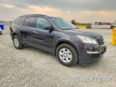 Czwarte zdjęcie samochodu z boku: 2017 CHEVROLET TRAVERSE LS VIN:1GNKVFED8HJ301797 - miniatura