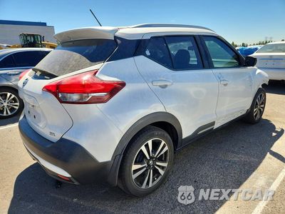 Trzecie zdjęcie samochodu z tyłu: 2019 NISSAN KICKS SR VIN:3N1CP5CU6KL517901 - miniatura
