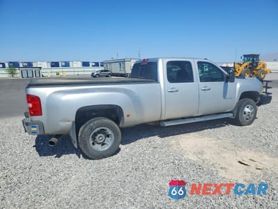 Trzecie zdjęcie samochodu z tyłu: 2011 CHEVROLET SILVERADO K3500 LTZ VIN:1GC4K1C83BF114691 - miniatura
