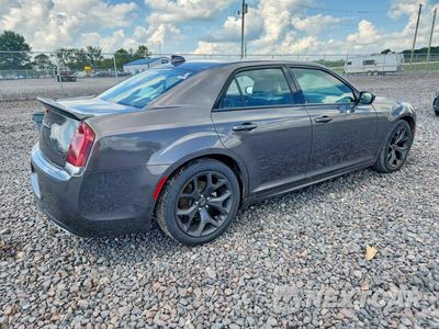 Trzecie zdjęcie samochodu z tyłu: 2021 CHRYSLER 300 S VIN:2C3CCABG8MH640743 - miniatura
