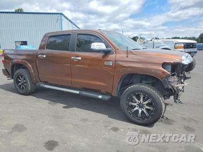 Czwarte zdjęcie samochodu z boku: 2014 TOYOTA TUNDRA CREWMAX PLATINUM VIN:5TFAY5F12EX324513 - miniatura