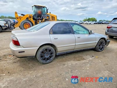 Trzecie zdjęcie samochodu z tyłu: 1996 HONDA ACCORD EX VIN:1HGCD5658TA178661 - miniatura