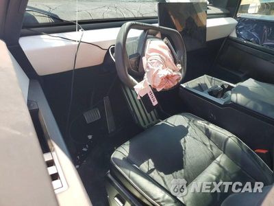 Zdjęcie 8 z 12 samochodu: 2024 TESLA CYBERTRUCK VIN:7G2CEHEE3RA018468 - miniatura