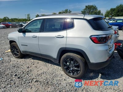 Drugie zdjęcie samochodu z przodu: 2026 JEEP COMPASS LATITUDE VIN:3C4NJDBN3TT180410 - miniatura