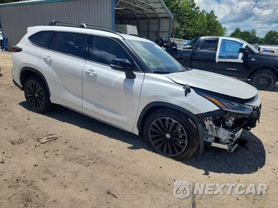 Czwarte zdjęcie samochodu z boku: 2025 TOYOTA HIGHLANDER XSE VIN:5TDKDRBH4SS592930 - miniatura