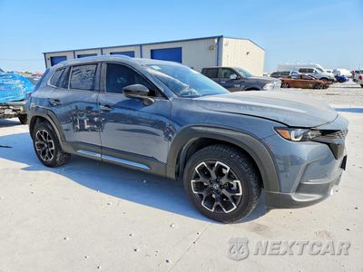 Czwarte zdjęcie samochodu z boku: 2023 MAZDA CX-50 BASE VIN:7MMVABXY2PN132555 - miniatura