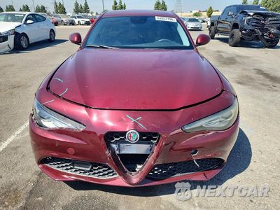 Piąte zdjęcie samochodu w środku: 2017 ALFA ROMEO GIULIA VIN:ZARFAEBN8H7557731 - miniatura